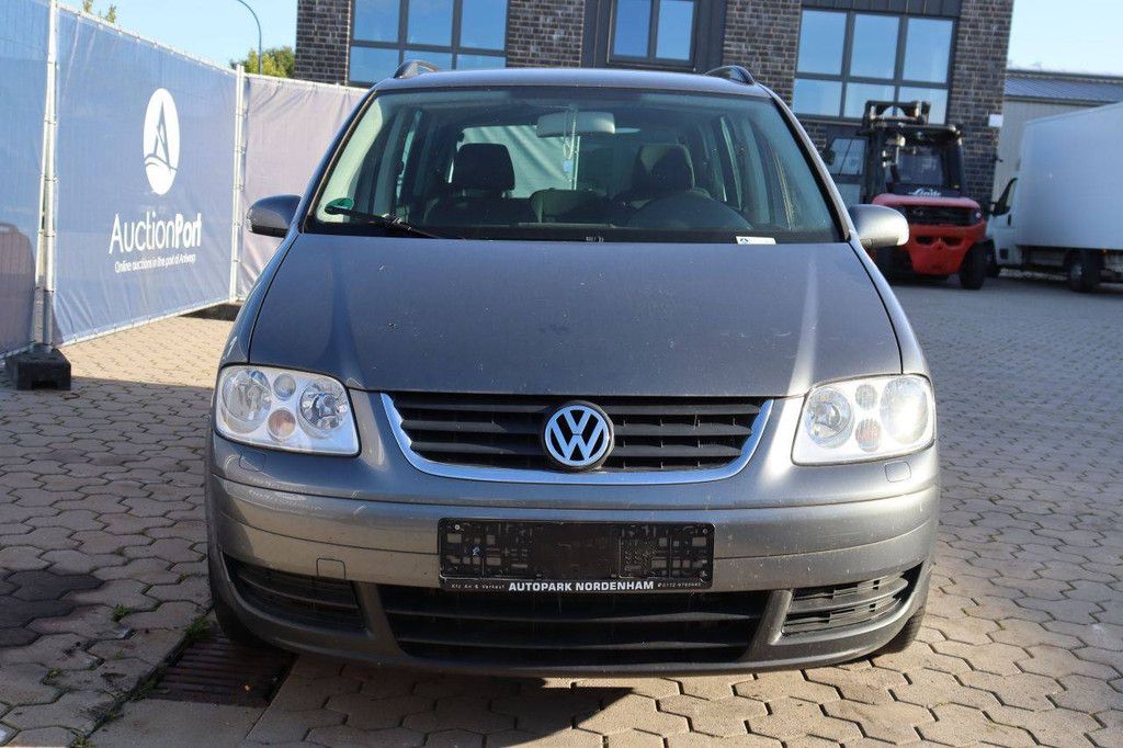 Volkswagen Touran Station Wagon Petrol (Margin)