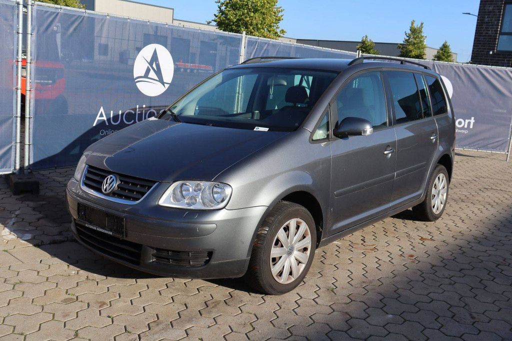 Volkswagen Touran Station Wagon Petrol (Margin)