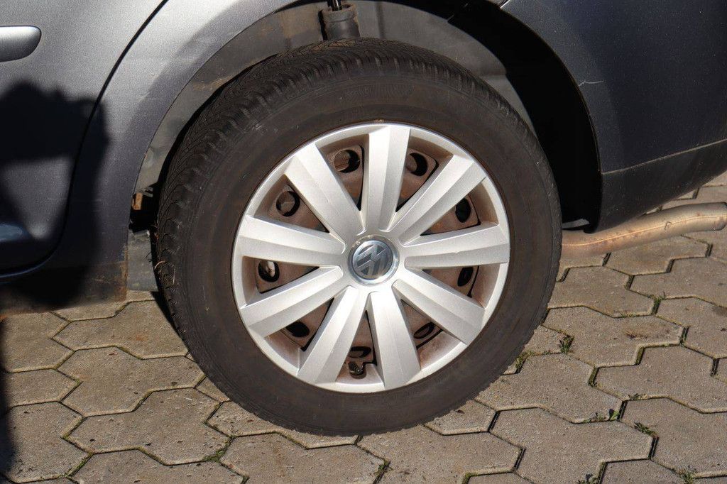 Volkswagen Touran Station Wagon Petrol (Margin)