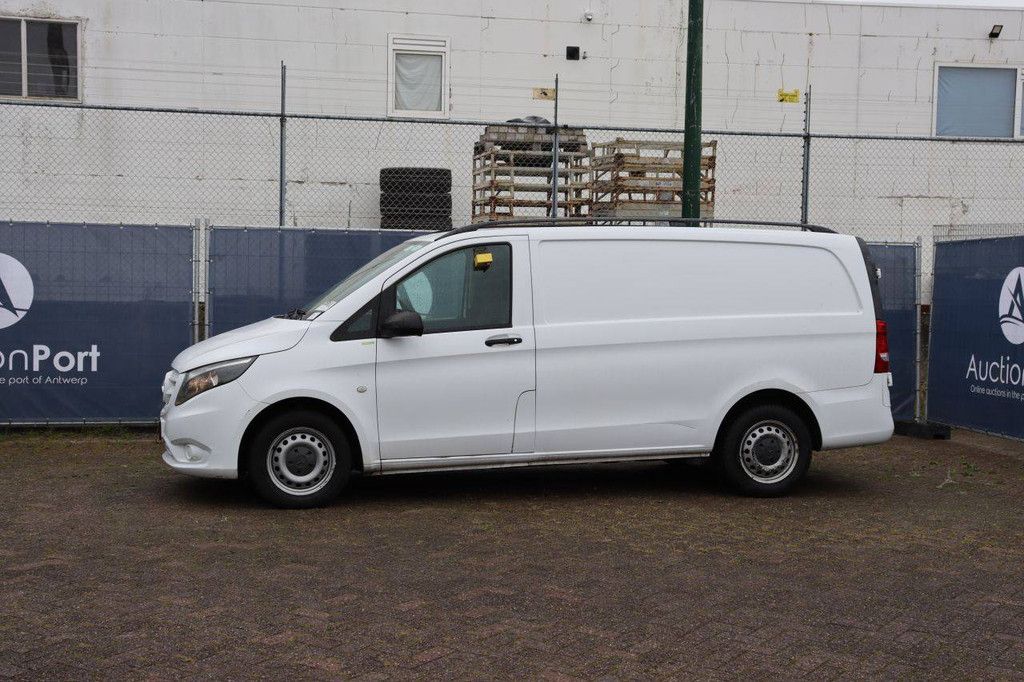 Transporter Mercedes-Benz Vito 111 CDI Diesel 114 PS 2017