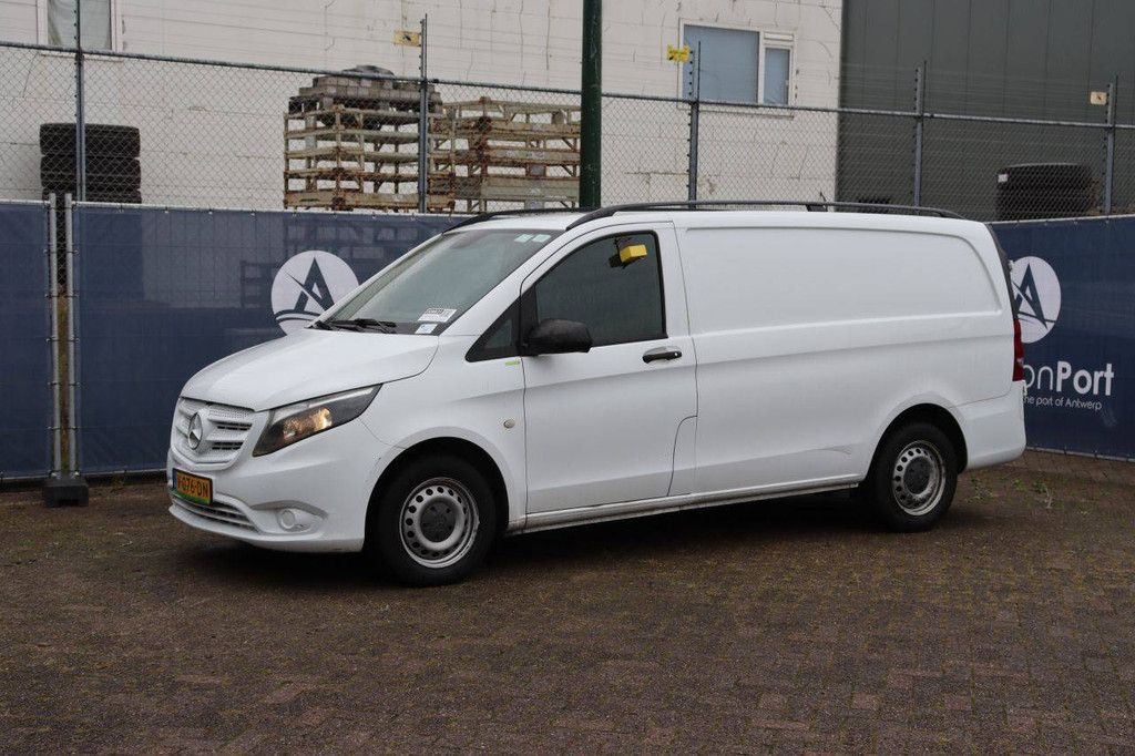 Transporter Mercedes-Benz Vito 111 CDI Diesel 114 PS 2017