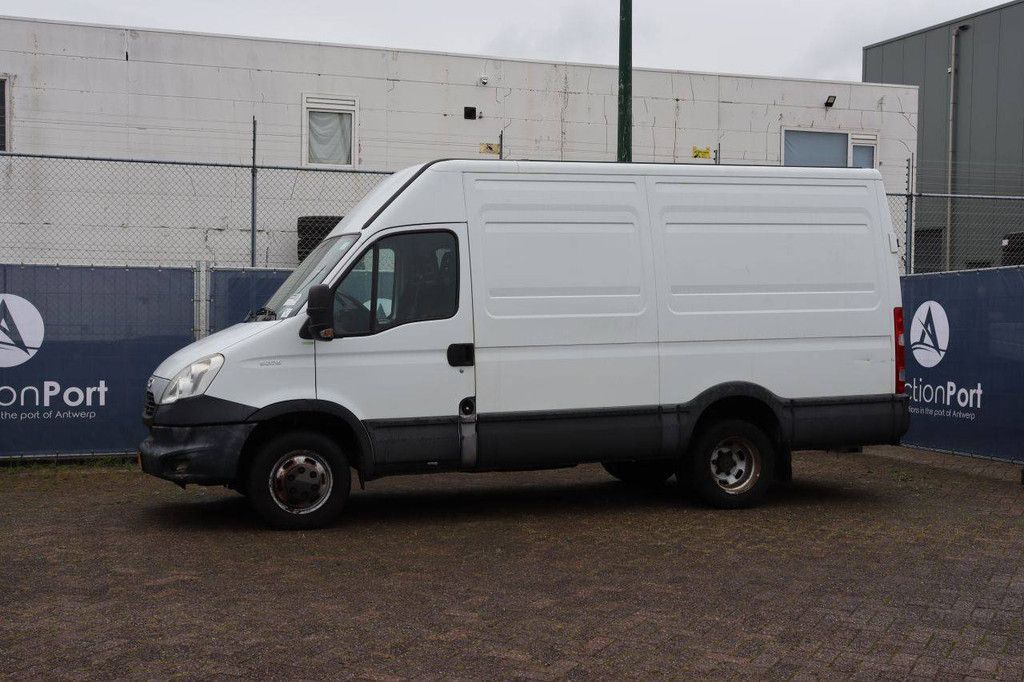 Iveco 50C15 Diesel 146 PS Kastenwagen 2013
