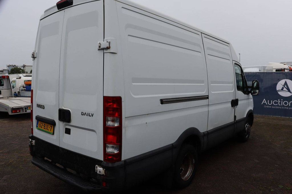 Iveco 50C15 Diesel 146 PS Kastenwagen 2013