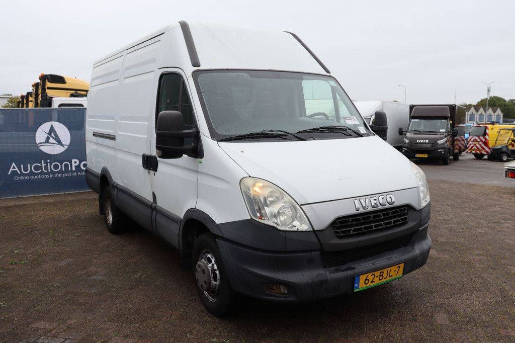 Iveco 50C15 Diesel 146 PS Kastenwagen 2013
