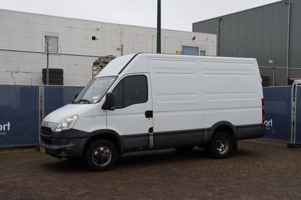 Iveco 50C15 Diesel 146 PS Kastenwagen 2013