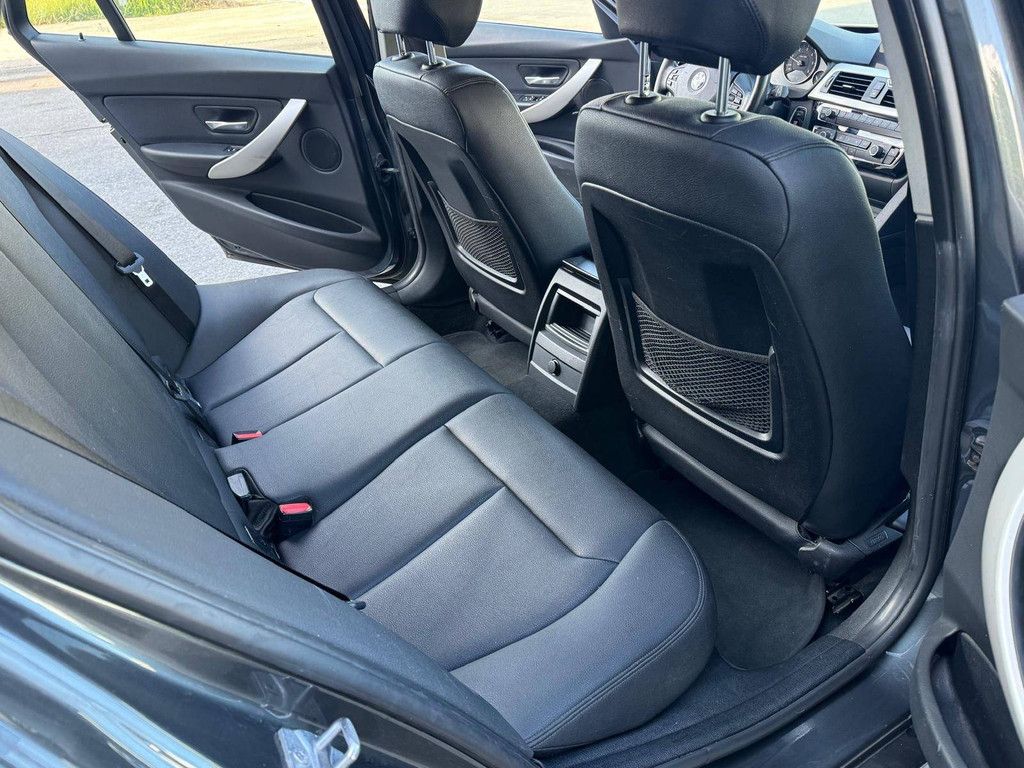 BMW 318d Touring 136 PS 2019