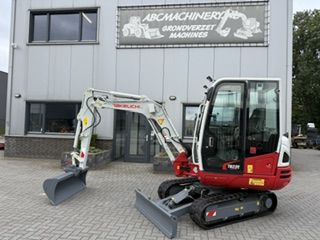 Takeuchi TB230 2.8T Minigraver Minikraan 3200u ZGST CAT KUBOTA