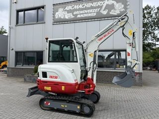 Takeuchi TB230 2.8T Minigraver Minikraan 3200u ZGST CAT KUBOTA