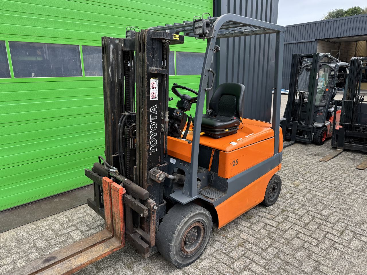 Goedwerkende Toyota elektrische heftruck, 2,5 ton,jonge batterij
