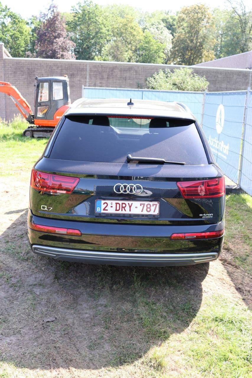 SUV Audi Q7 Electric+Diesel 369hp 2018