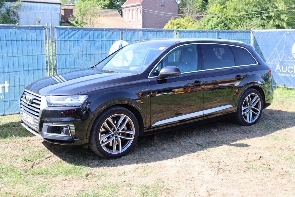 SUV Audi Q7 Electric+Diesel 369hp 2018