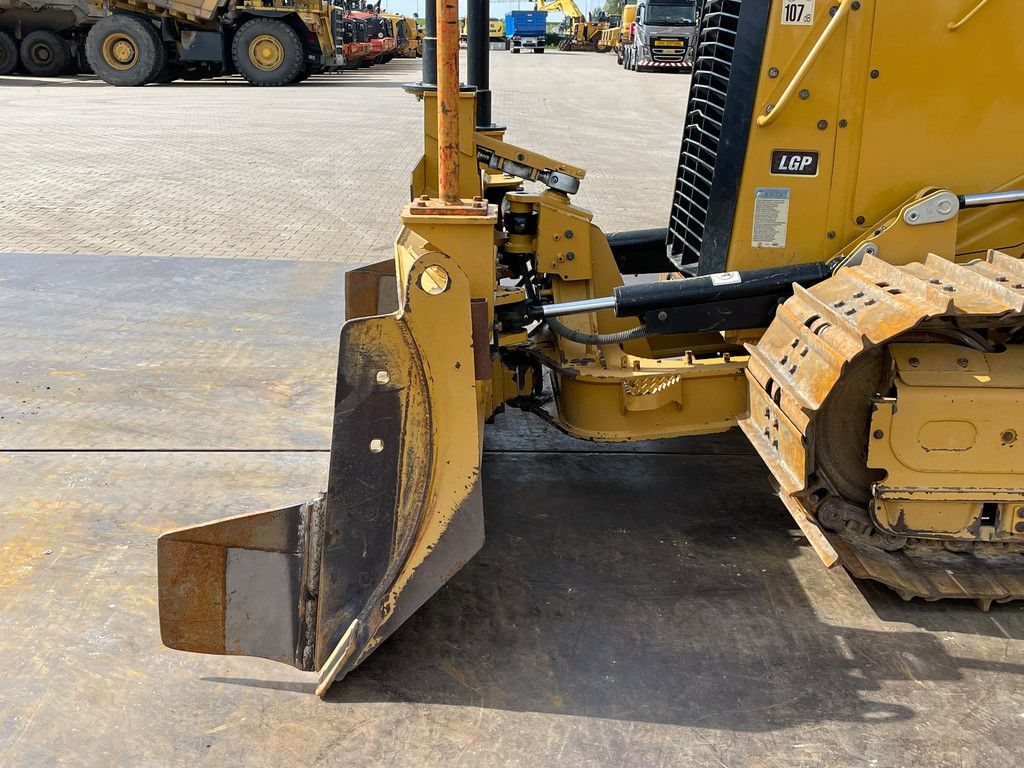 Caterpillar D2 LGP 12A | LEICA GPS