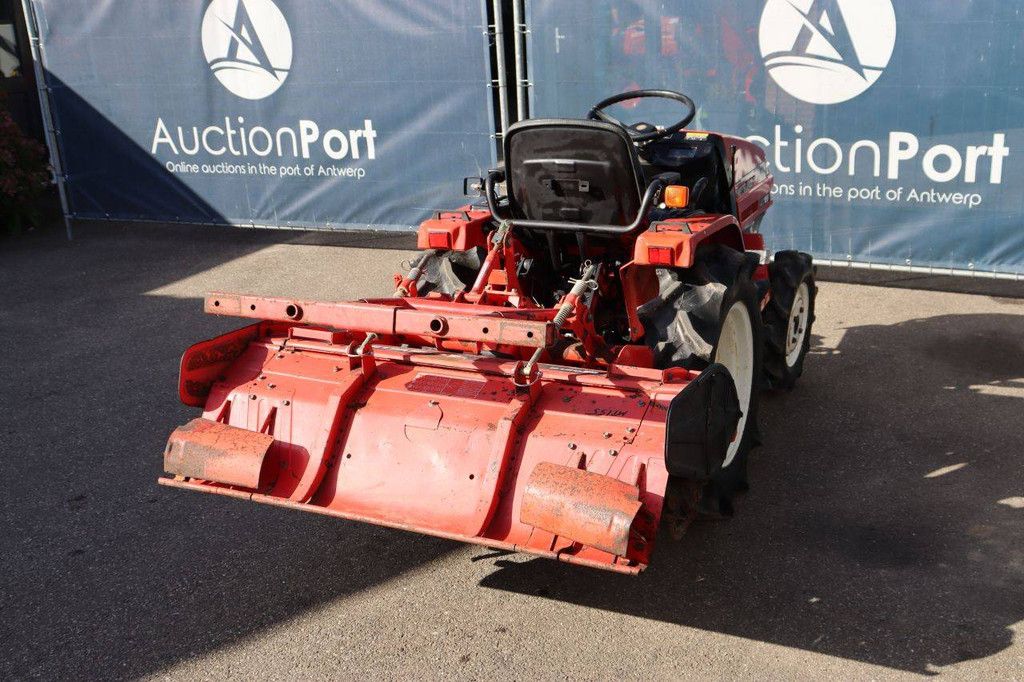 Mitsubishi MT155 Diesel-Minitraktor, 15 PS, mit Grubber