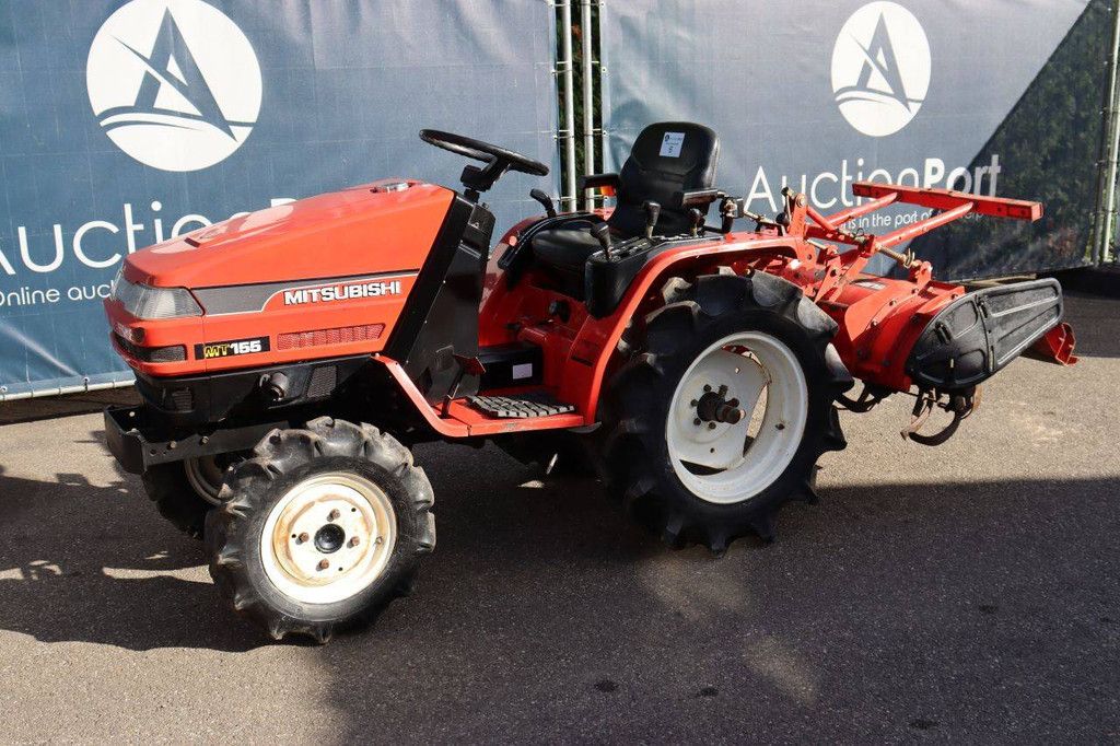 Mitsubishi MT155 Diesel-Minitraktor, 15 PS, mit Grubber