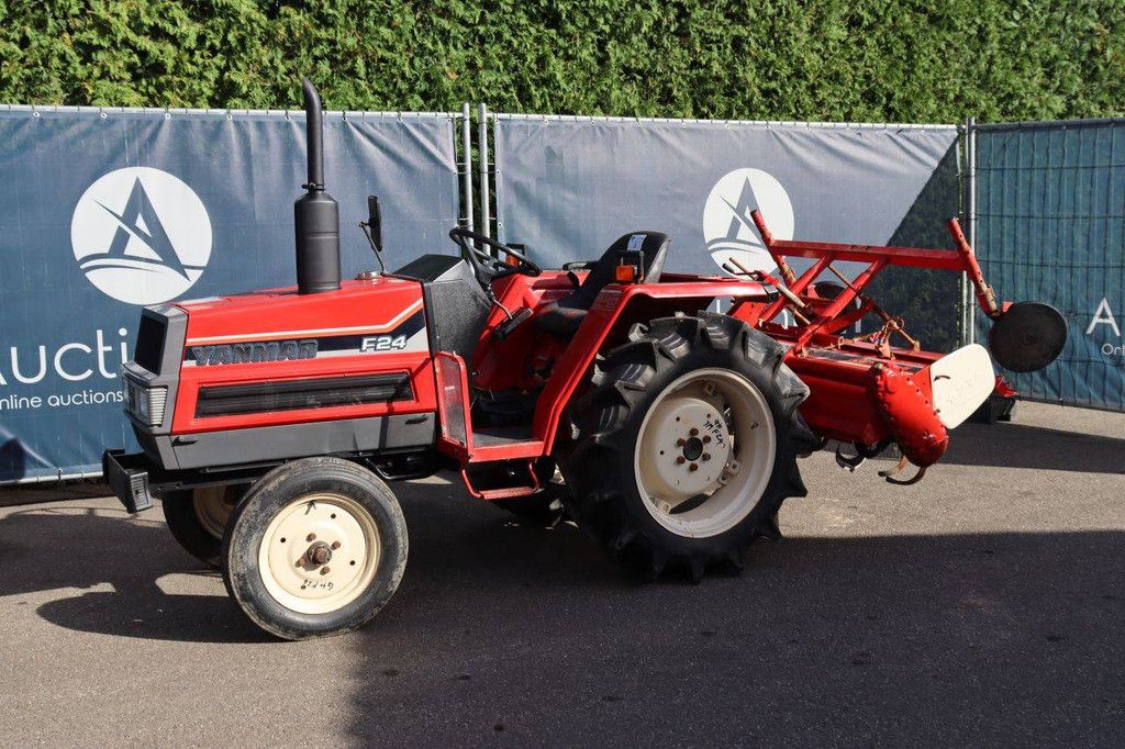 Kleintraktor Yanmar F24 Diesel 24 PS mit Grubber