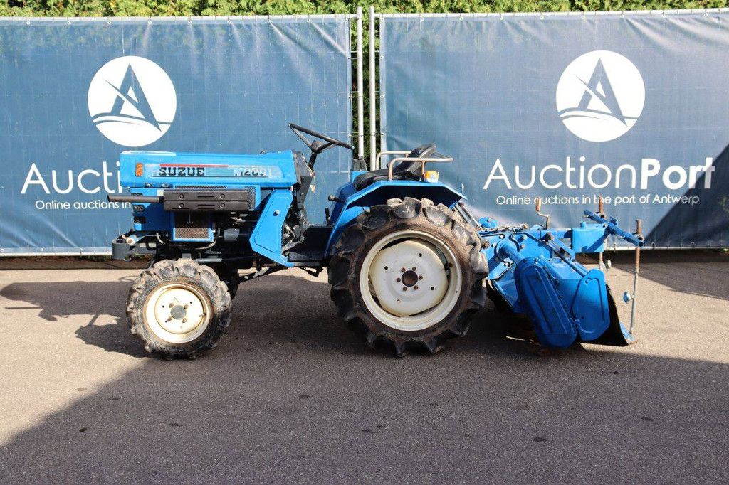 Kleintraktor Suzue/Mitsubishi M2001 Diesel 20 PS mit Grubber