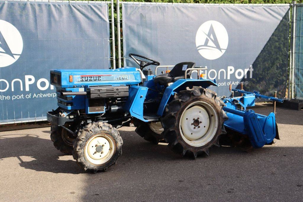 Kleintraktor Suzue/Mitsubishi M2001 Diesel 20 PS mit Grubber