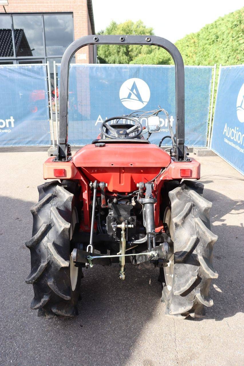 Mitsubishi MT205 Diesel-Kleintraktor 20 PS mit Frontlader