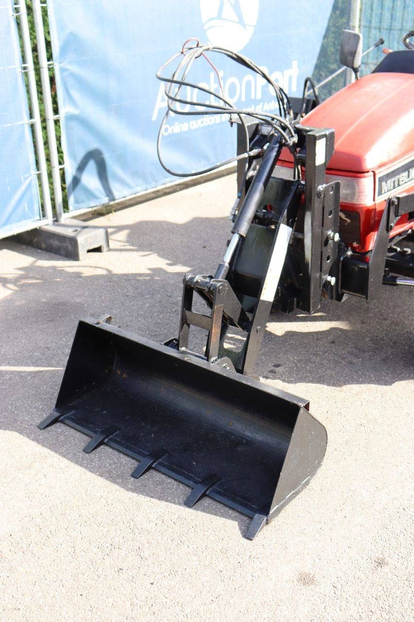 Mitsubishi MT205 Diesel-Kleintraktor 20 PS mit Frontlader