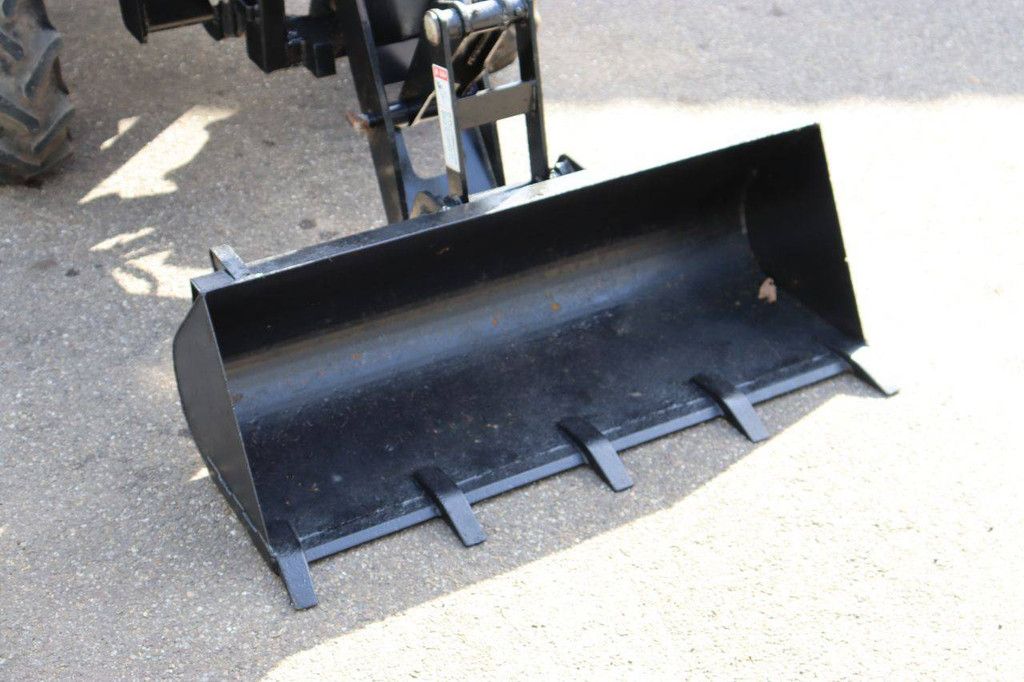 Mitsubishi MT205 Diesel-Kleintraktor 20 PS mit Frontlader
