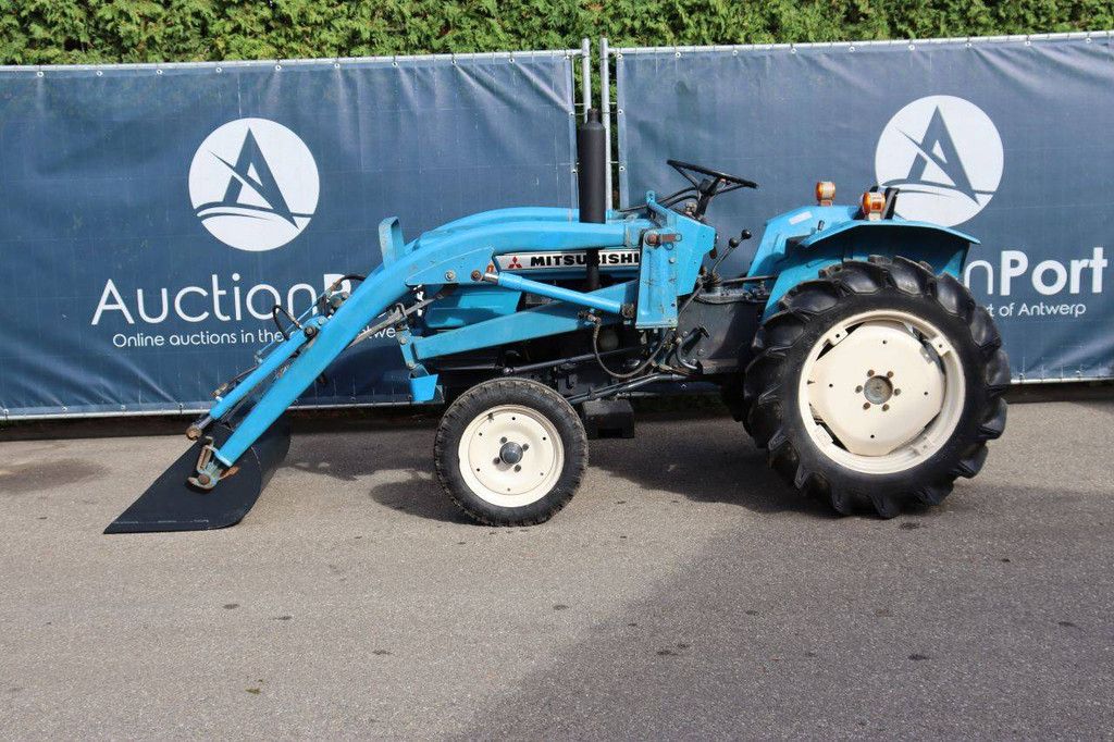 Mitsubishi D2000 Diesel-Kleintraktor 20 PS mit Frontlader