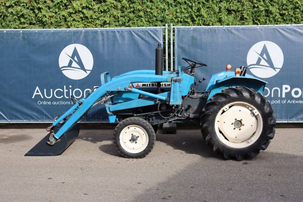 Mitsubishi D2000 Diesel-Kleintraktor 20 PS mit Frontlader