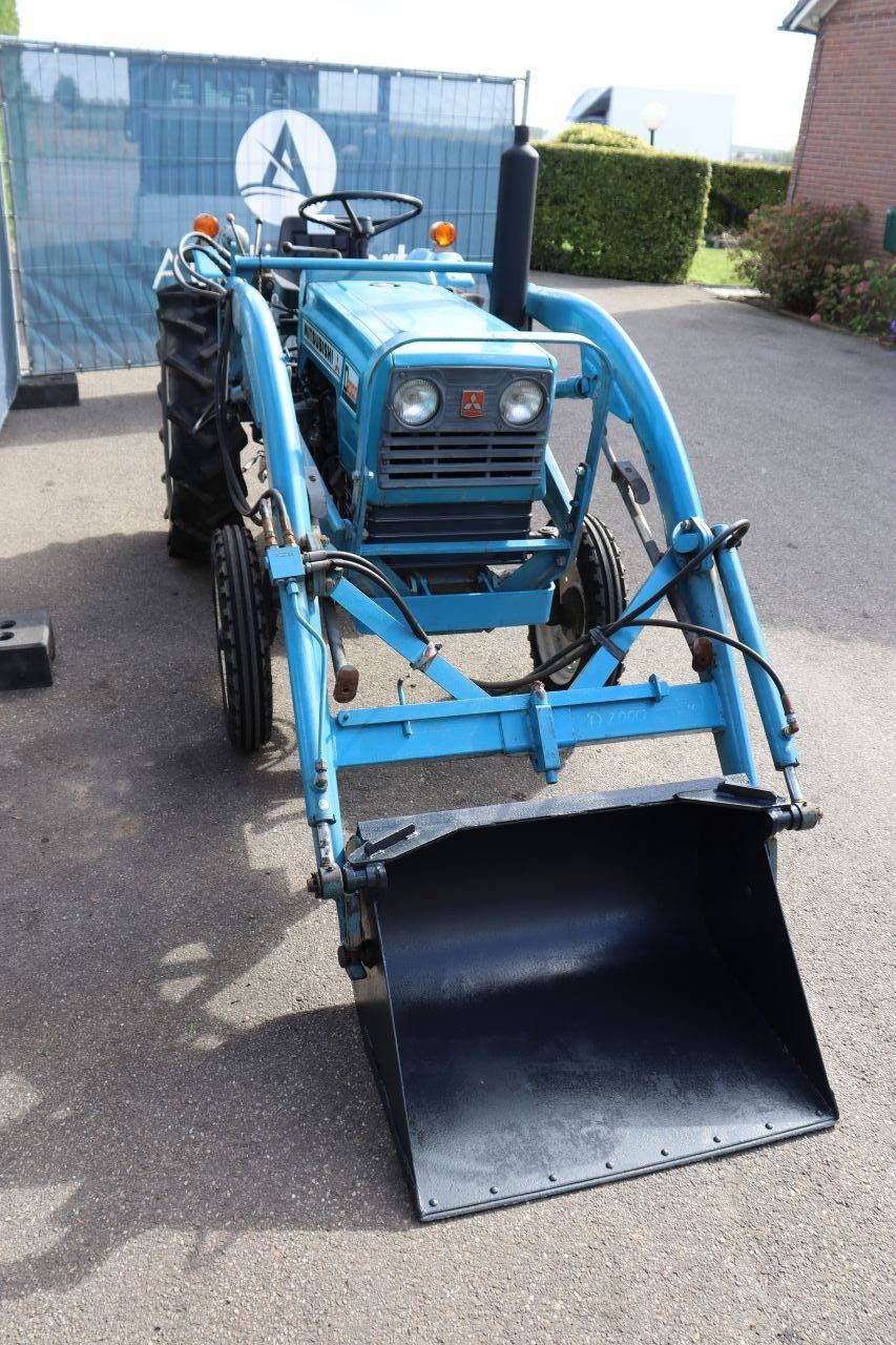 Mitsubishi D2000 Diesel-Kleintraktor 20 PS mit Frontlader