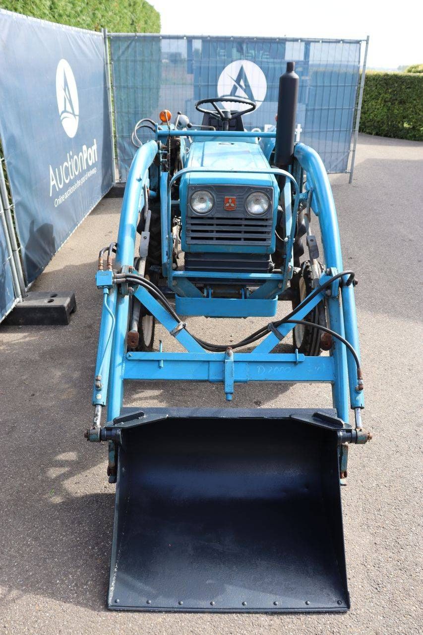 Mitsubishi D2000 Diesel-Kleintraktor 20 PS mit Frontlader