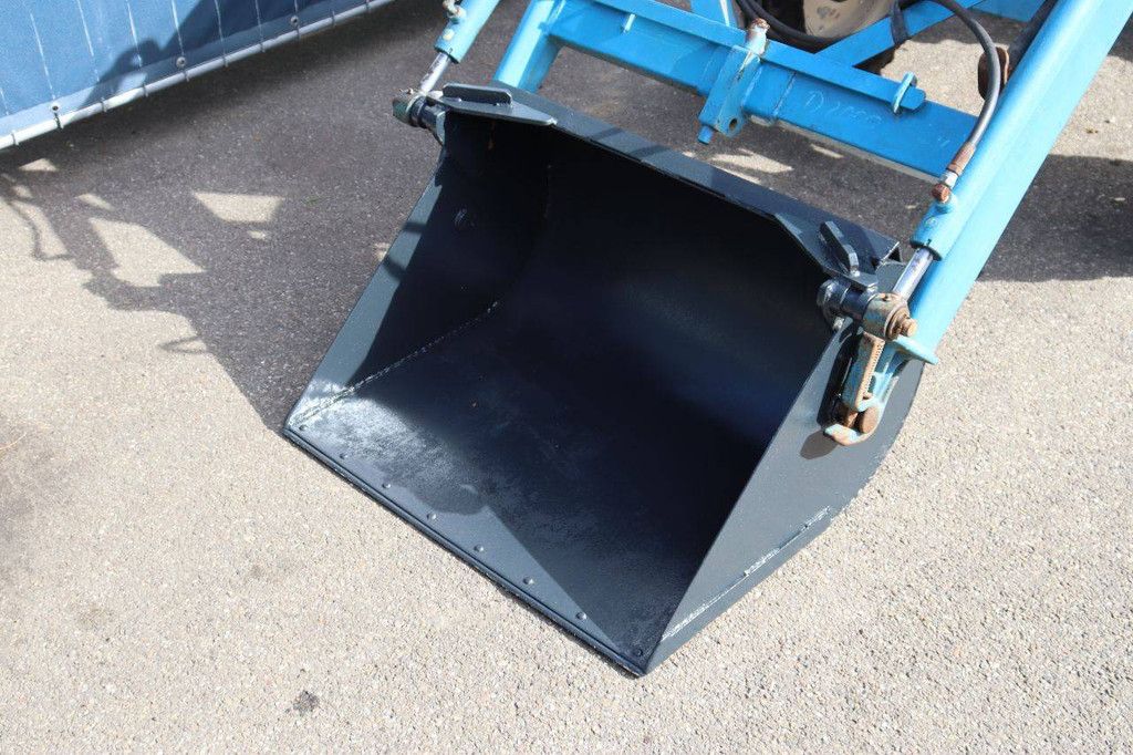 Mitsubishi D2000 Diesel-Kleintraktor 20 PS mit Frontlader