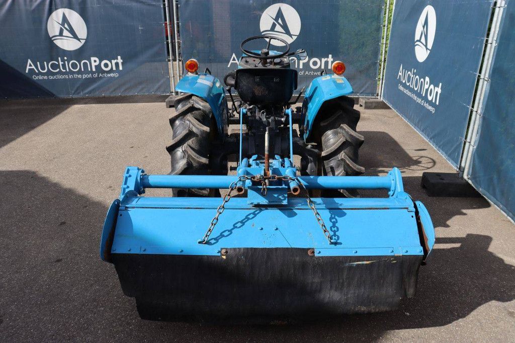 Mitsubishi D2050 Diesel-Kleintraktor, 20 PS, mit Grubber