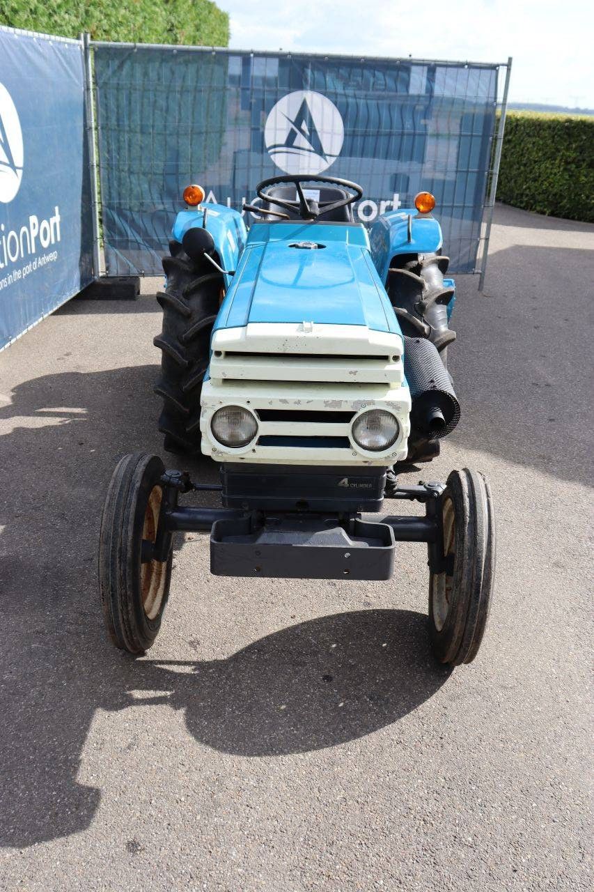 Mitsubishi D2050 Diesel-Kleintraktor, 20 PS, mit Grubber