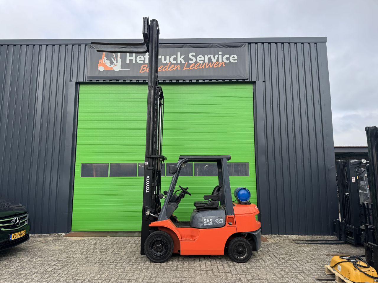 Nette Toyota 7FGF25 heftruck, 2500 kg, triplex 4,70M
