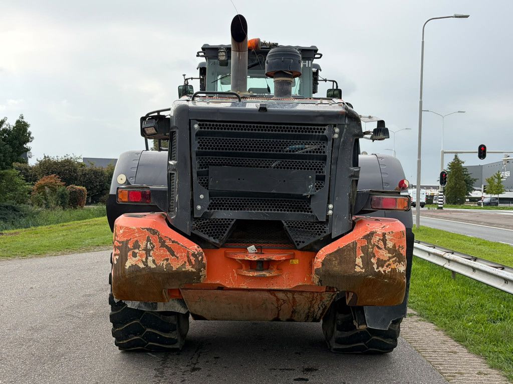 Hitachi ZW310-6