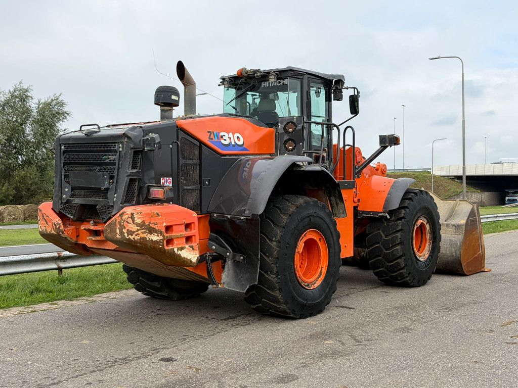 Hitachi ZW310-6