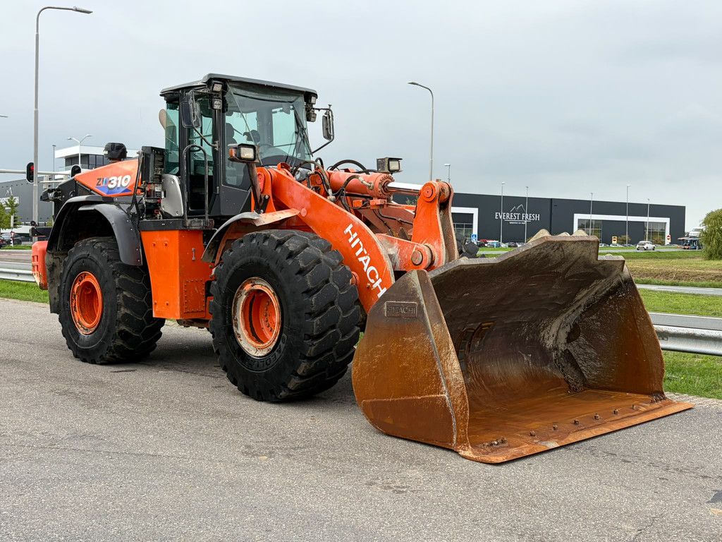 Hitachi ZW310-6