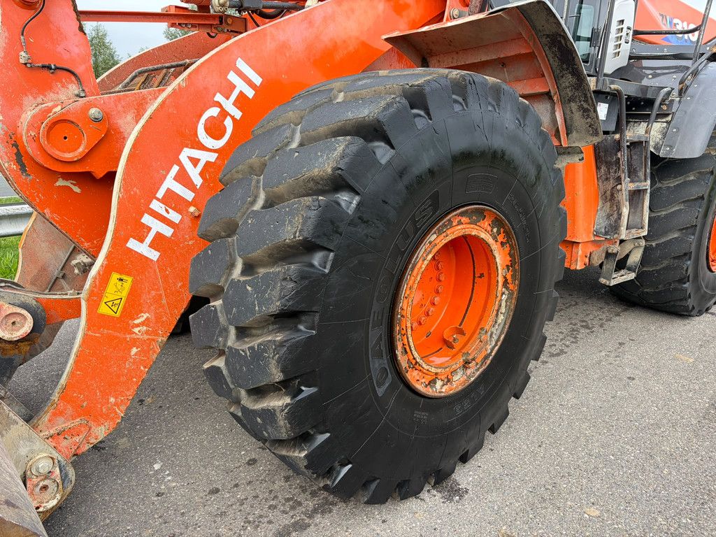 Hitachi ZW310-6