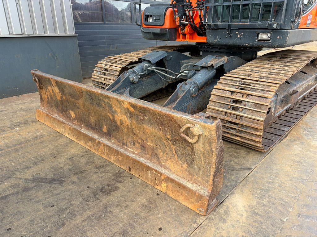 Doosan DX180LC-3