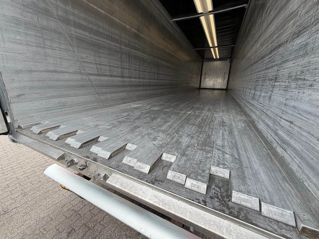 Kraker N/A K-Force 92m3 Cargo Floor 10MM 37.102KM! Liftas