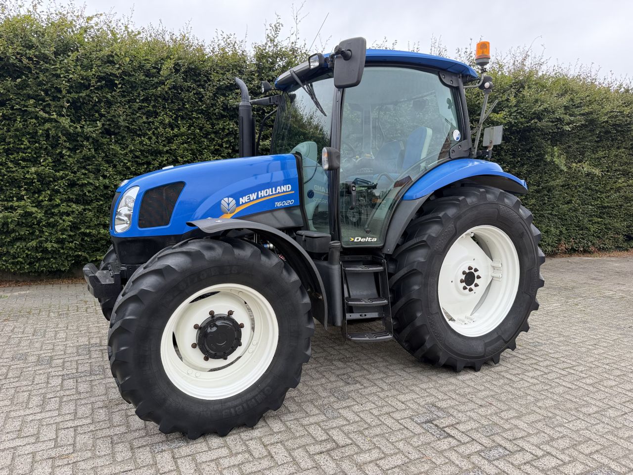New Holland T6020, Bj 2009