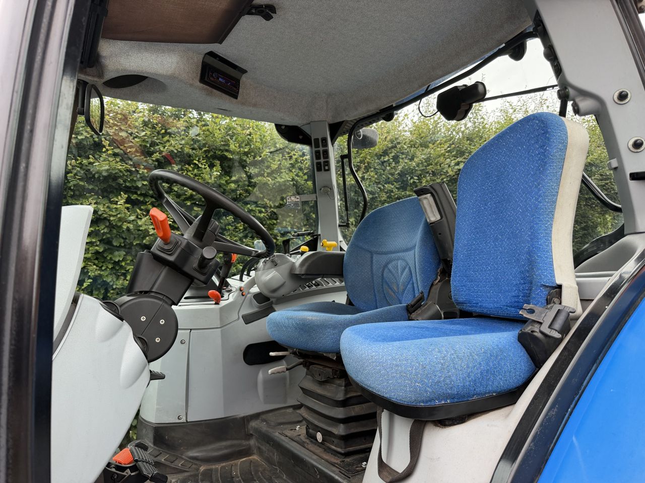New Holland T6020, Bj 2009