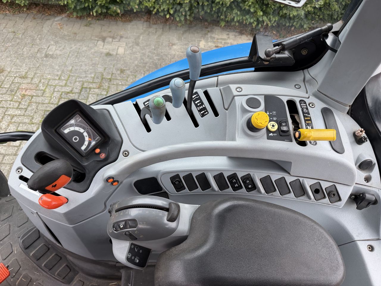 New Holland T6020, Bj 2009