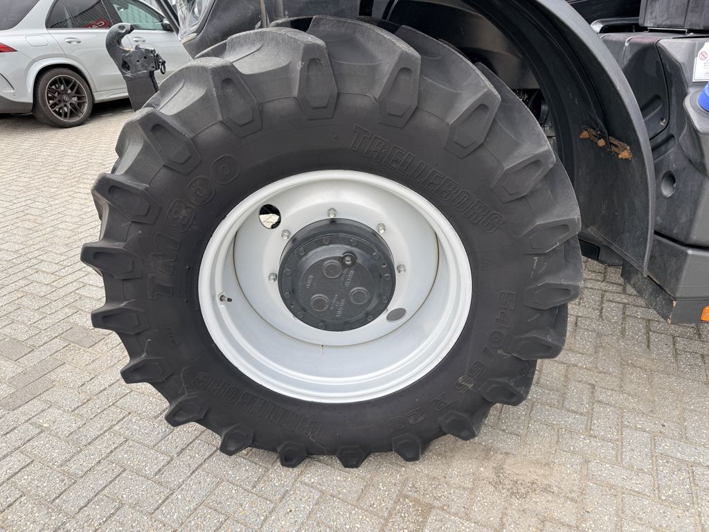 Case IH Maxxum 145 CVXDrive Stage V GPS