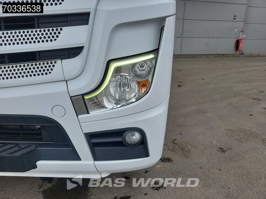 Mercedes Actros 1845 4X2 BigSpace Retarder 2x Tanks ACC Navi