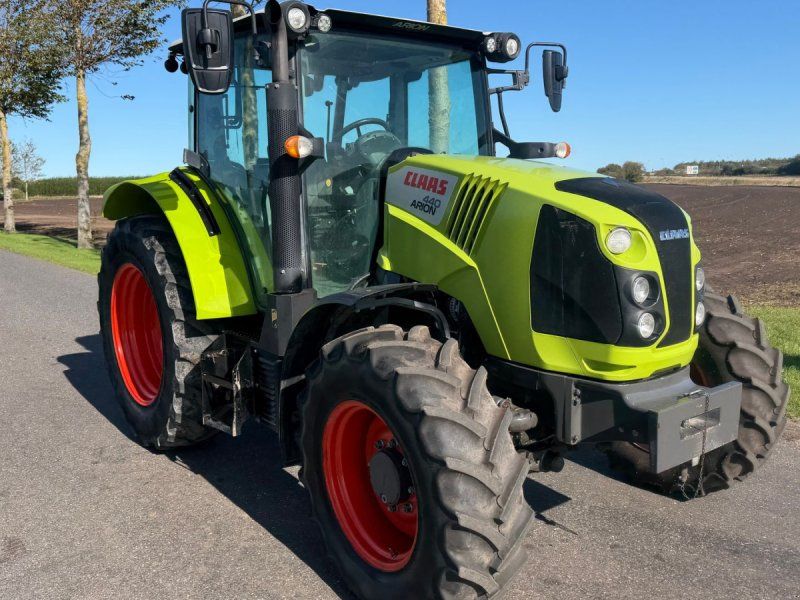Claas Arion 440 Fin , har kørt med vogn