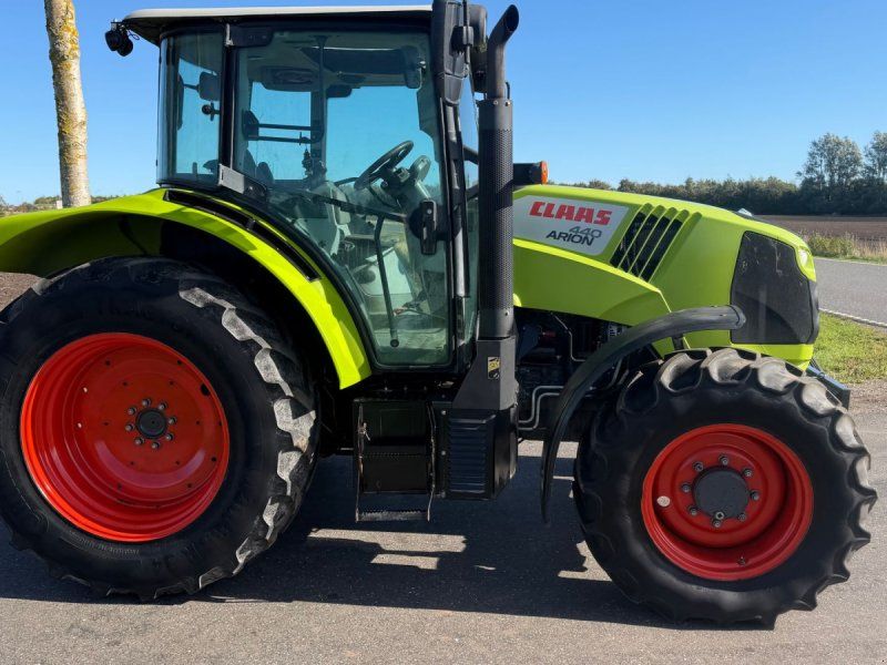 Claas Arion 440 Fin , har kørt med vogn