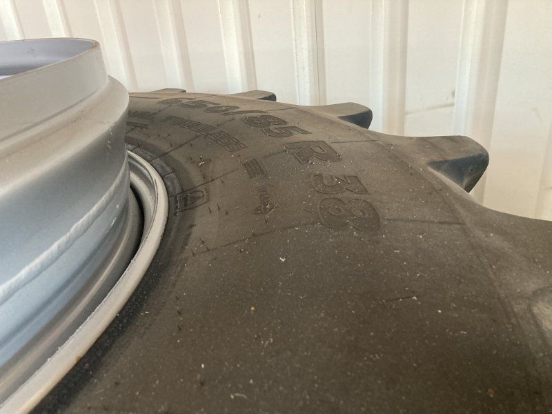 650/85R38