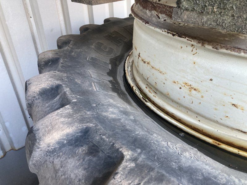 Michelin 650/65R42
