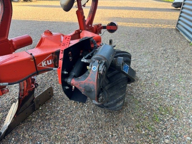 Kuhn VARI-MASTER 153 4+1