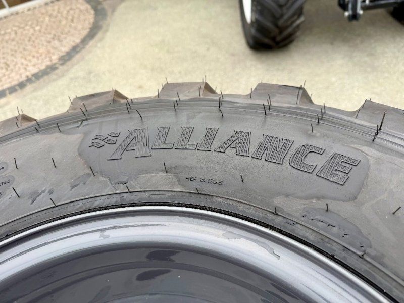 Alliance CM-S 608 365/70-R18