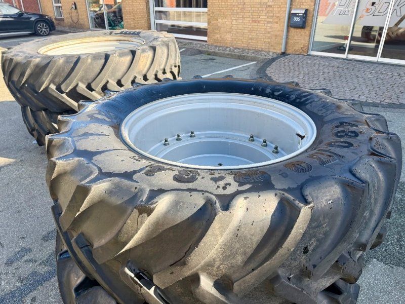 Mitas HC70 + AC85 4.80/70 R34 + 520/85 R46